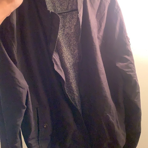 color of black small bomber zip jacket - Picture 3 of 3